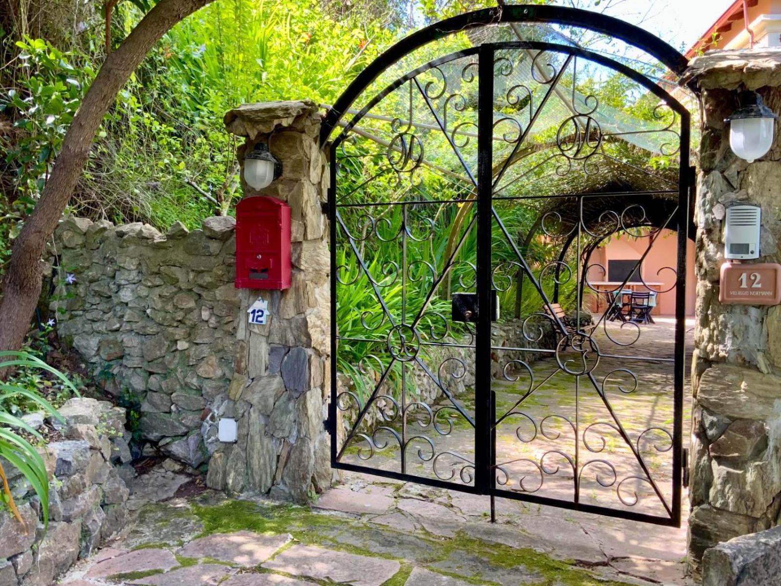 Aragonite Azzurra Casa Vacanza Gonnesa Dış mekan fotoğraf